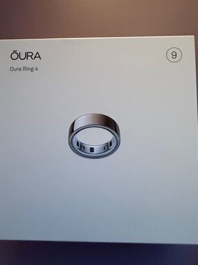 Oura Ring 4 - Rose Gold size 9
